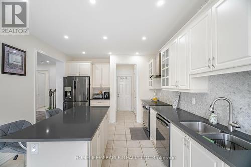 23 Callandar Road, Brampton, ON - Indoor Photo Showing Kitchen With Double Sink With Upgraded Kitchen