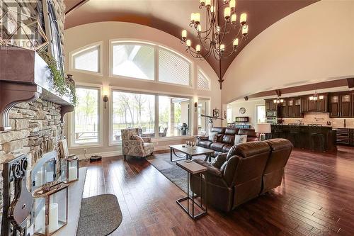 4005 Cullen Drive, Plympton-Wyoming, ON - Indoor Photo Showing Living Room With Fireplace