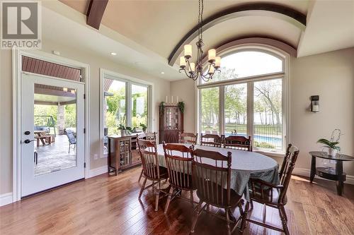 4005 Cullen Drive, Plympton-Wyoming, ON - Indoor Photo Showing Dining Room