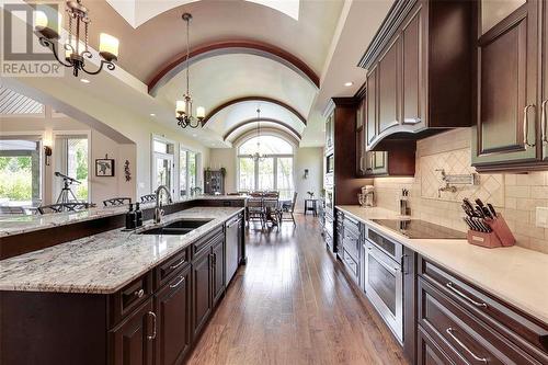 4005 Cullen Drive, Plympton-Wyoming, ON - Indoor Photo Showing Kitchen With Double Sink With Upgraded Kitchen