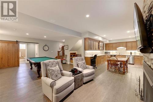 4005 Cullen Drive, Plympton-Wyoming, ON - Indoor Photo Showing Living Room