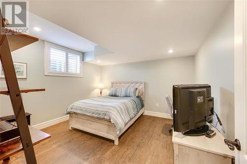 4005 Cullen Drive, Plympton-Wyoming, ON - Indoor Photo Showing Bedroom