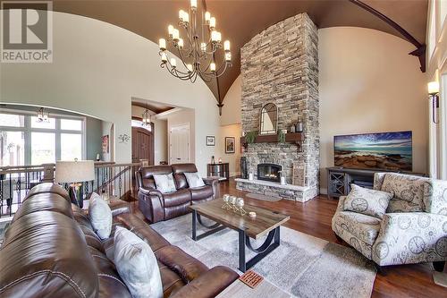 4005 Cullen Drive, Plympton-Wyoming, ON - Indoor Photo Showing Living Room With Fireplace