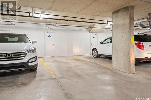 204 102 Armistice Way, Saskatoon, SK - Indoor Photo Showing Garage