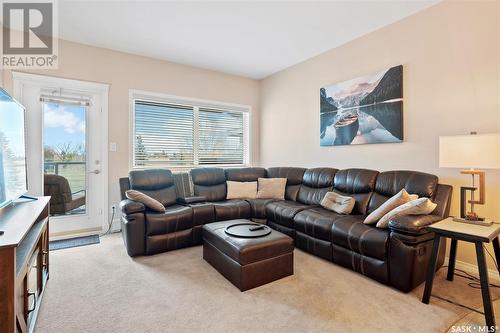 204 102 Armistice Way, Saskatoon, SK - Indoor Photo Showing Living Room