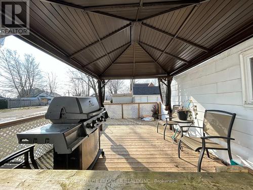 258 William Street, Chatham-Kent, ON - Outdoor With Deck Patio Veranda With Exterior