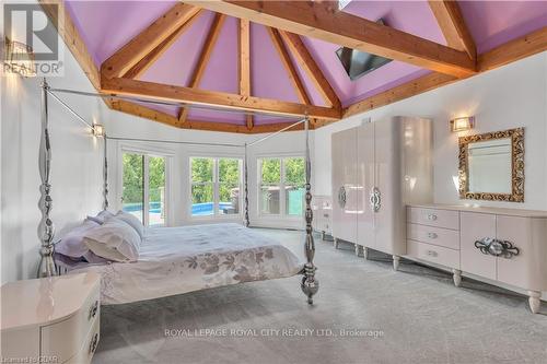 35 Daymond Drive, Puslinch, ON - Indoor Photo Showing Bedroom