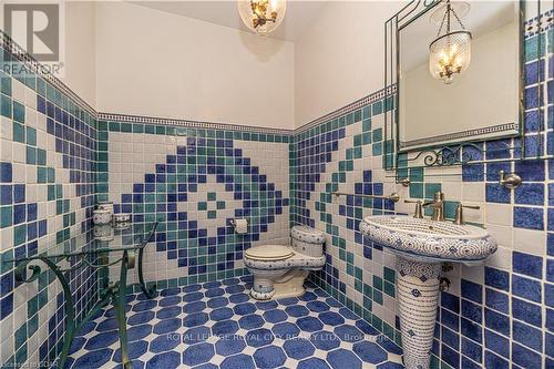 35 Daymond Drive, Puslinch, ON - Indoor Photo Showing Bathroom