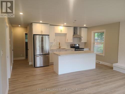 Upper - 10 Sherwood Rise, Hamilton, ON - Indoor Photo Showing Kitchen With Upgraded Kitchen