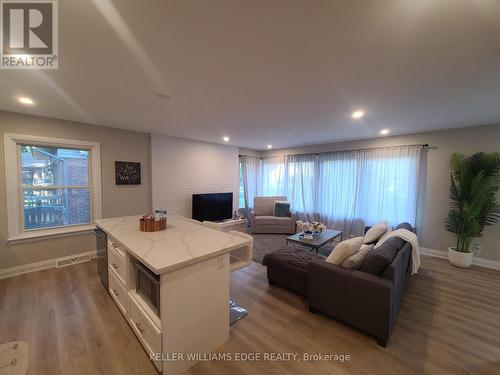 Upper - 10 Sherwood Rise, Hamilton, ON - Indoor