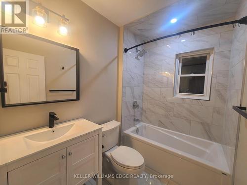 Upper - 10 Sherwood Rise, Hamilton, ON - Indoor Photo Showing Bathroom