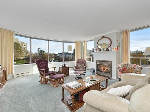 504-630 Montreal St, Victoria, BC - Indoor Photo Showing Living Room With Fireplace