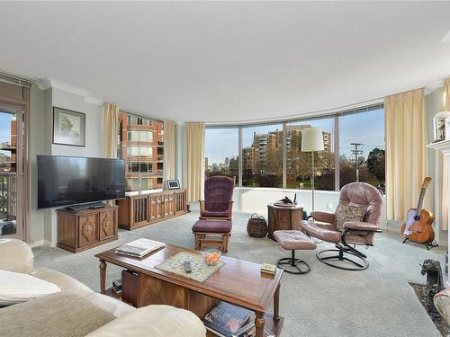 504-630 Montreal St, Victoria, BC - Indoor Photo Showing Living Room