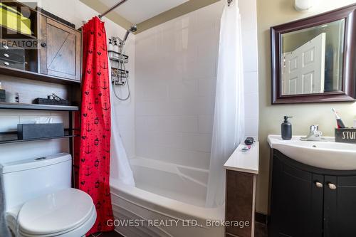 99 Douglas Street, Greater Sudbury, ON - Indoor Photo Showing Bathroom