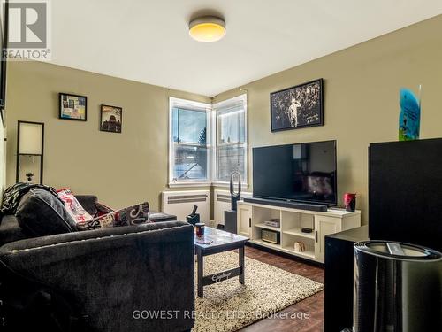 99 Douglas Street, Greater Sudbury, ON - Indoor Photo Showing Living Room