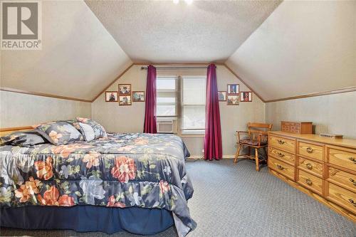 103 Walnut Avenue North, Sarnia, ON - Indoor Photo Showing Bedroom