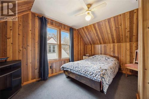 103 Walnut Avenue North, Sarnia, ON - Indoor Photo Showing Bedroom