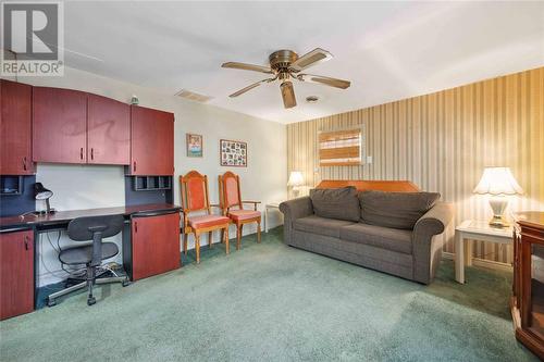 103 Walnut Avenue North, Sarnia, ON - Indoor Photo Showing Living Room