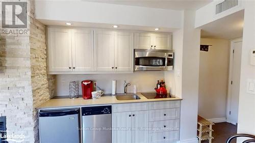 52-307 - 1235 Deerhurst Drive, Huntsville (Chaffey), ON - Indoor Photo Showing Kitchen