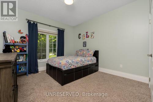 44 Leenders Lane, Erin, ON - Indoor Photo Showing Bedroom