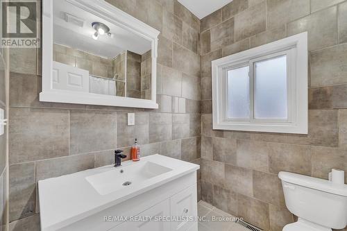 354 Crowland Avenue, Welland, ON - Indoor Photo Showing Bathroom