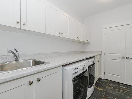 10296 Sparling Pl, Sidney, BC - Indoor Photo Showing Laundry Room