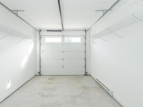 10296 Sparling Pl, Sidney, BC - Indoor Photo Showing Garage