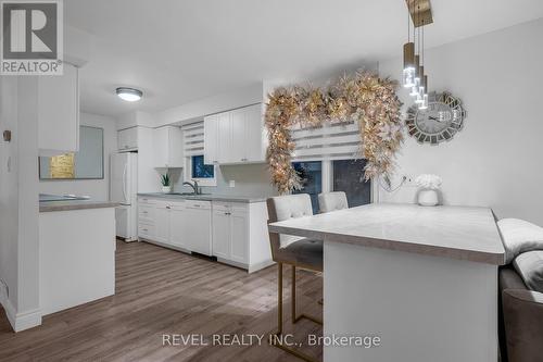 6362 Galaxy Drive, Niagara Falls, ON - Indoor Photo Showing Kitchen