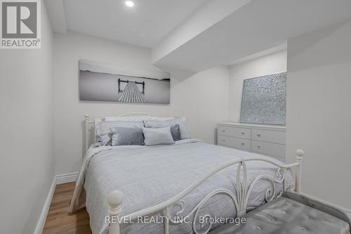 6362 Galaxy Drive, Niagara Falls, ON - Indoor Photo Showing Bedroom