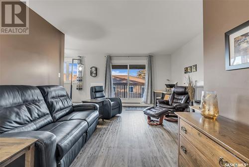 37 4219 Degeer Street, Saskatoon, SK - Indoor Photo Showing Living Room