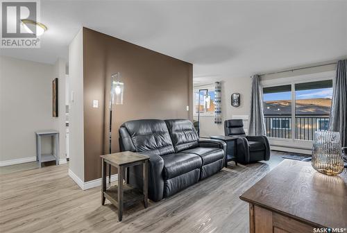 37 4219 Degeer Street, Saskatoon, SK - Indoor Photo Showing Living Room