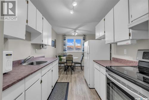 37 4219 Degeer Street, Saskatoon, SK - Indoor Photo Showing Kitchen