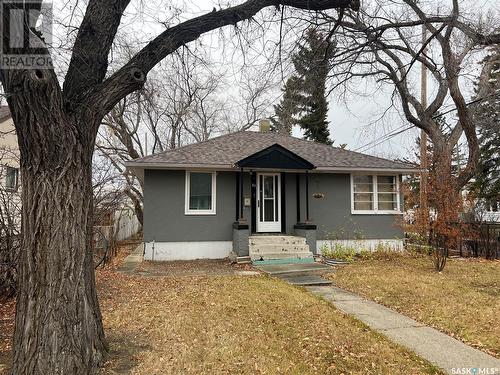 51 Elizabeth Crescent, Regina, SK - Outdoor