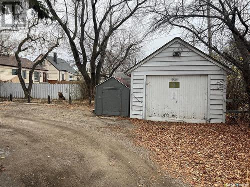 51 Elizabeth Crescent, Regina, SK - Outdoor