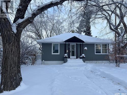 51 Elizabeth Crescent, Regina, SK - Outdoor