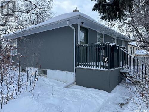 51 Elizabeth Crescent, Regina, SK - Outdoor