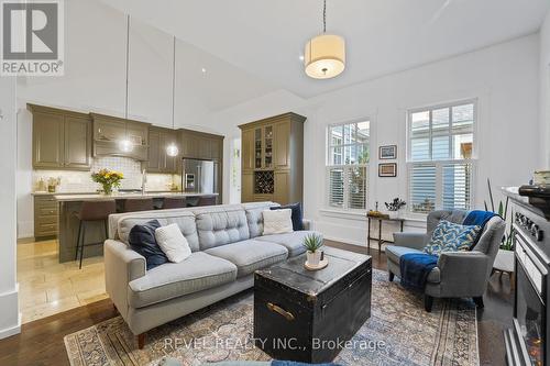 58 Garrison Village Drive, Niagara-On-The-Lake, ON - Indoor Photo Showing Living Room