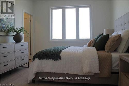 263 Pratt Drive, Loyalist (Amherstview), ON - Indoor Photo Showing Bedroom