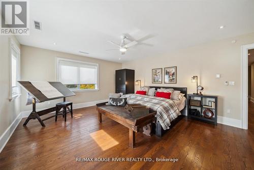 5785 Halls Road N, Whitby, ON - Indoor Photo Showing Bedroom