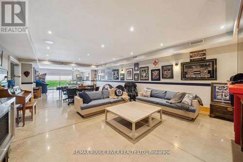 5785 Halls Road N, Whitby, ON - Indoor Photo Showing Living Room