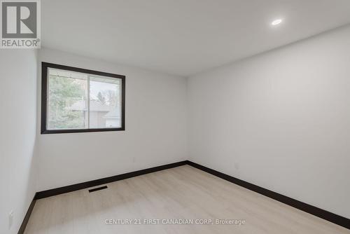 58 Greenfield Drive, London, ON - Indoor Photo Showing Other Room