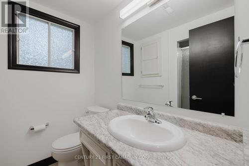 58 Greenfield Drive, London, ON - Indoor Photo Showing Bathroom