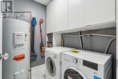 5 - 369 Albany Avenue, Toronto, ON - Indoor Photo Showing Laundry Room