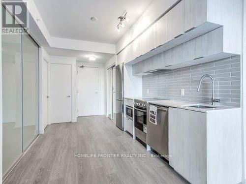 2709 - 181 Dundas Street, Toronto, ON - Indoor Photo Showing Kitchen With Upgraded Kitchen