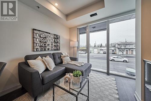 105 - 2213 Kingston Road, Toronto, ON - Indoor Photo Showing Living Room