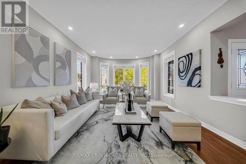 67 Alden Square, Ajax, ON - Indoor Photo Showing Living Room