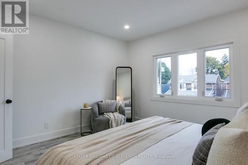 1006 Mount Pleasant Road, Toronto, ON - Indoor Photo Showing Bedroom