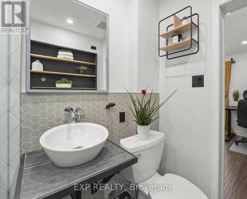 48 Westbrook Avenue, Toronto, ON - Indoor Photo Showing Bathroom