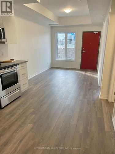 503 - 2635 William Jackson Drive, Pickering, ON - Indoor Photo Showing Kitchen