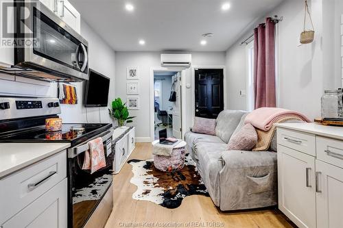 46-48 Wellington Street East, Chatham, ON - Indoor Photo Showing Kitchen